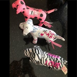 VS pink dogs